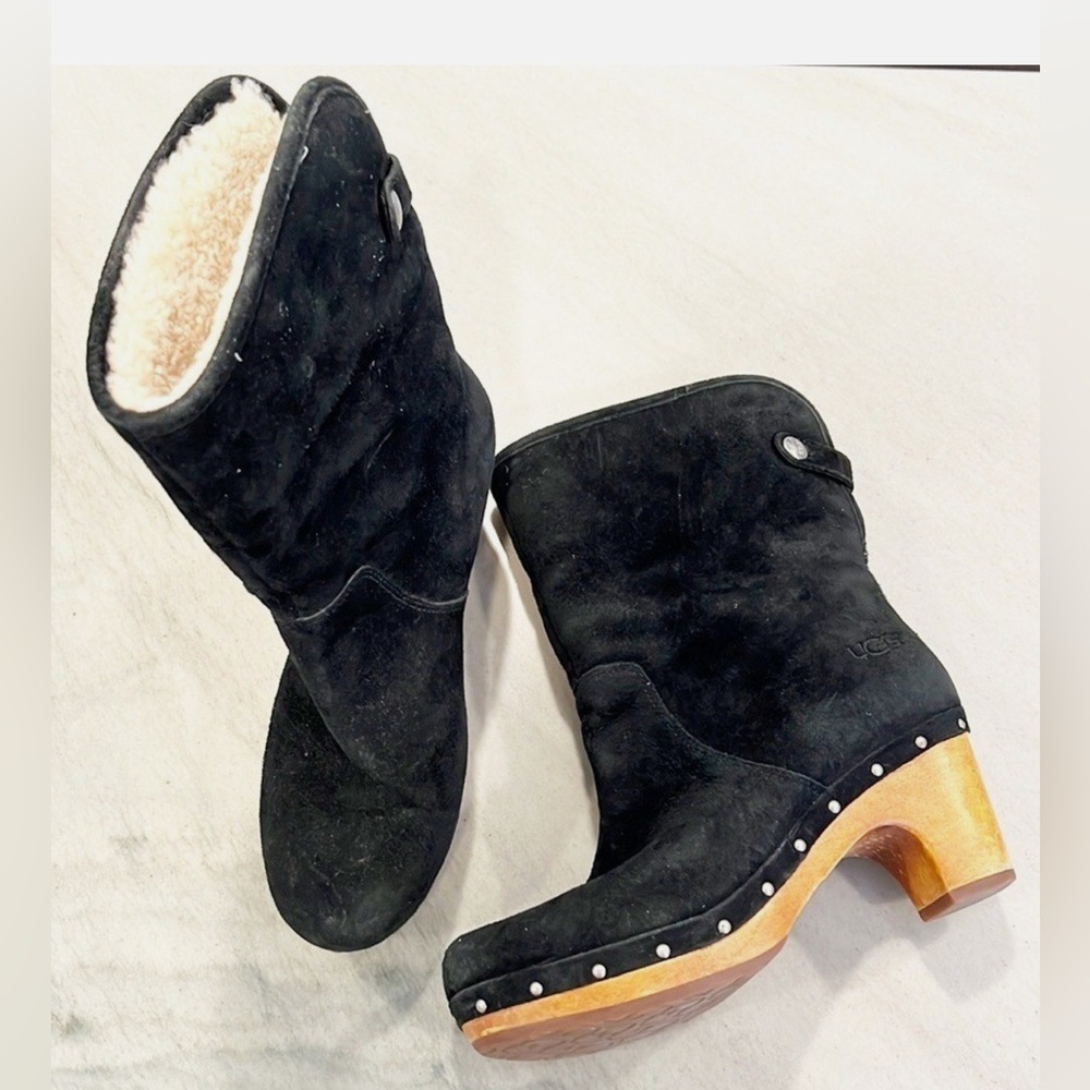 UGG AUSTRALIA Lynnea Clog Boot Shearling Fur & Suede Shoe Black Suede